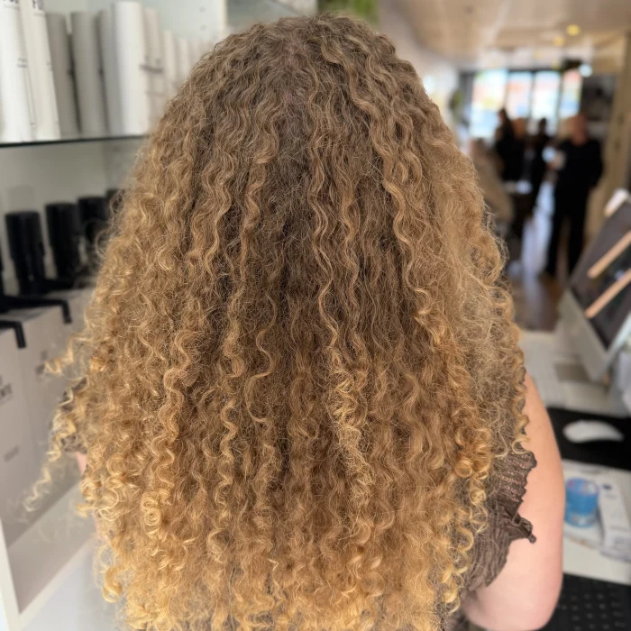 krullen-kapper-maassluis-blonde-krullen-lang-haar